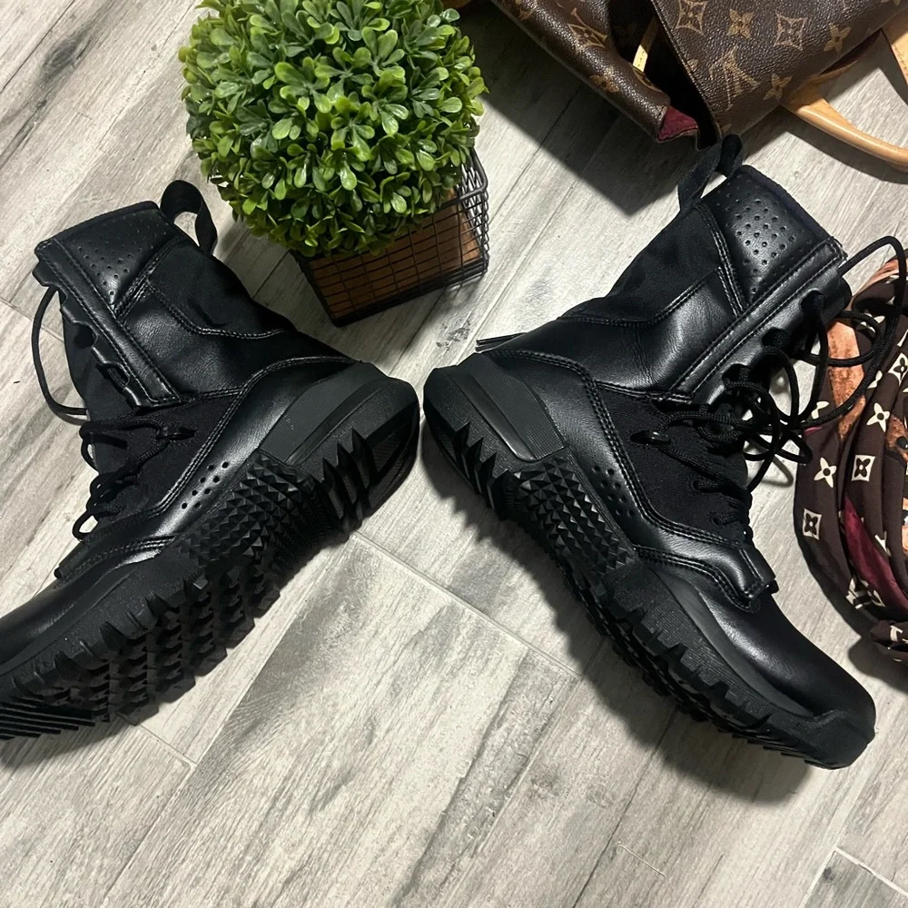Nike tactical boots 
SFS - Picture 3 of 15